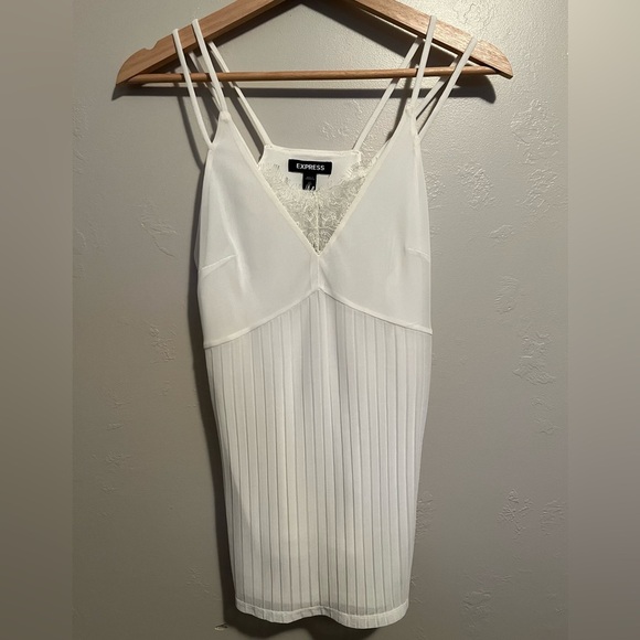 Express Strappy Pleated Lace Cami NWT - Picture 3 of 12